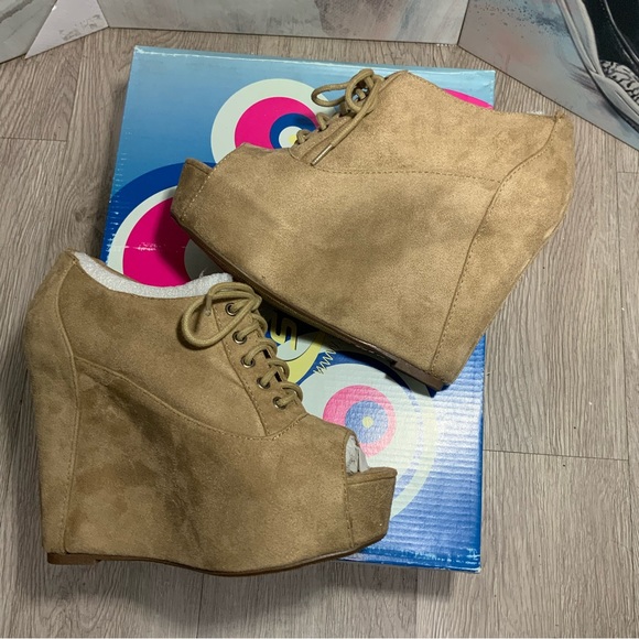 New Soda High Wedge Heel 5" Platform 2” Open Toe Shoes Taupe Women's Sz 6, 6.5 - Picture 6 of 10